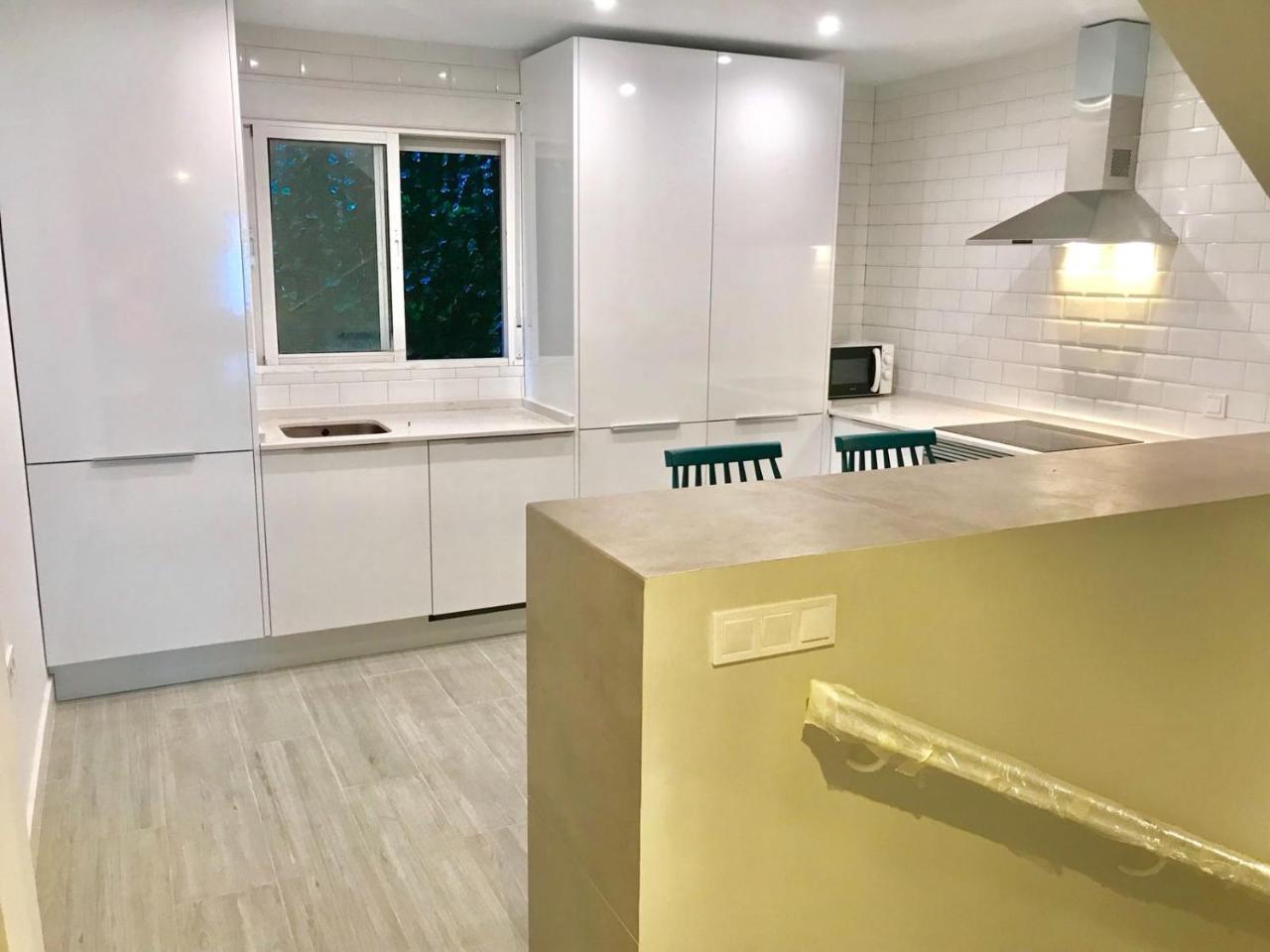 דירות טורמולינוס Lujoso Duplex En La Playa Con Vistas Al Mar מראה חיצוני תמונה