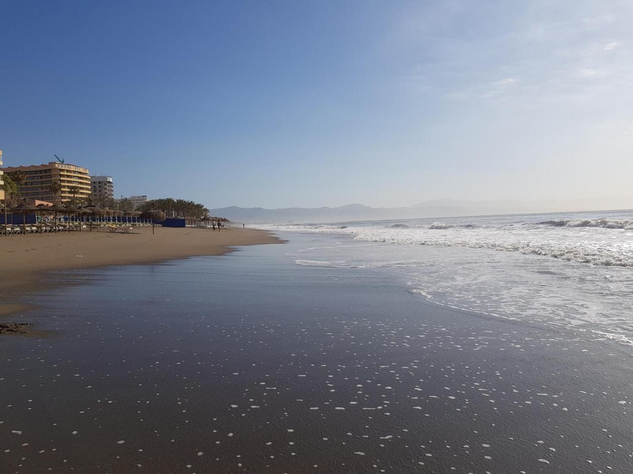דירות טורמולינוס Lujoso Duplex En La Playa Con Vistas Al Mar מראה חיצוני תמונה